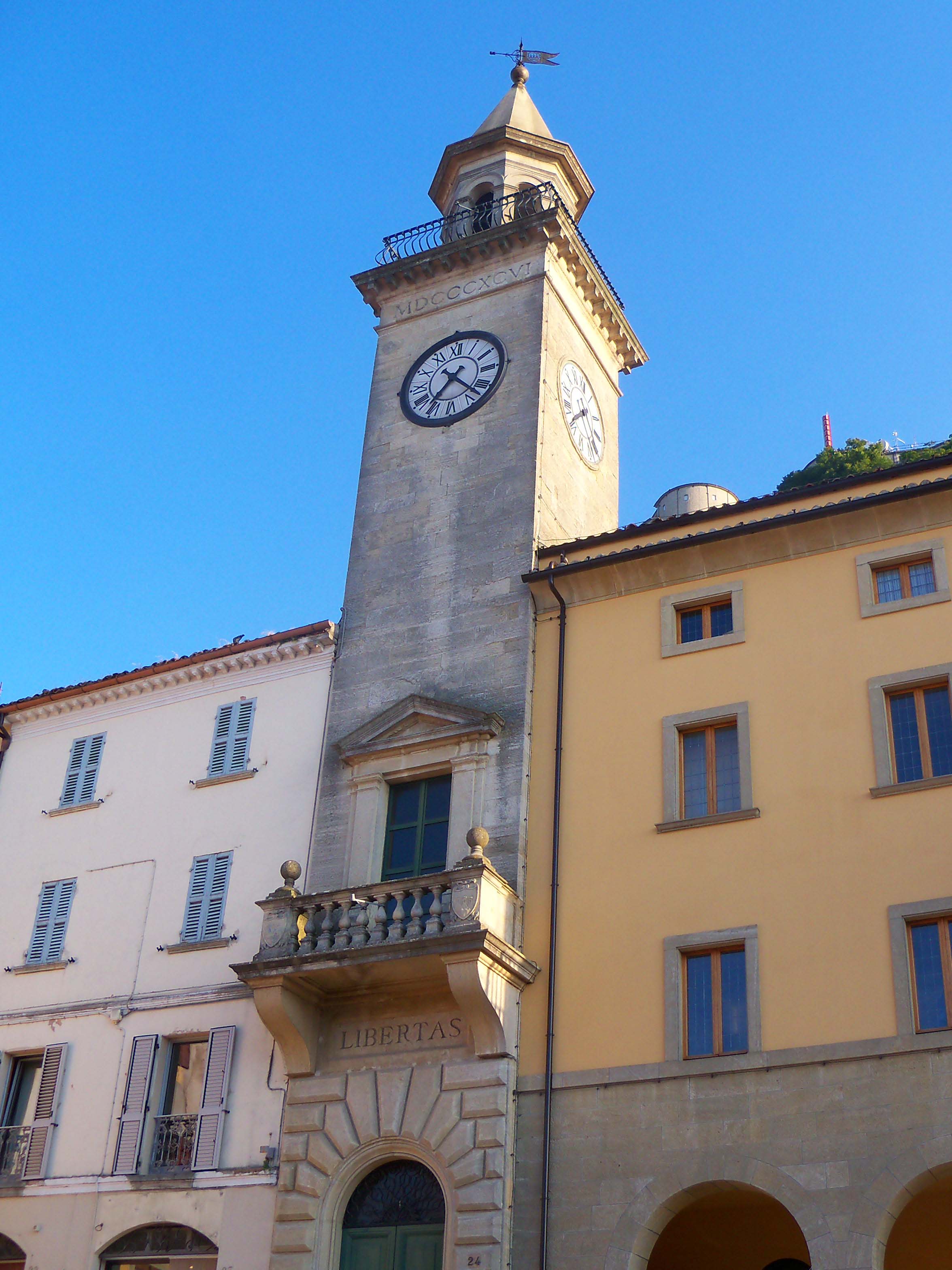 torre-orologio-borgo-maggiore